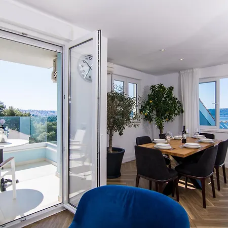 Apartman Seafront Luxury Fun Trogir