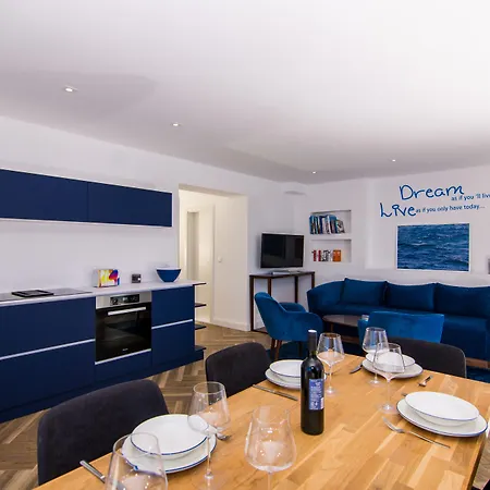 Apartman Seafront Luxury Fun Trogir