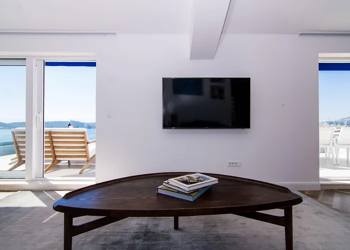 Seafront Luxury Fun * Trogir