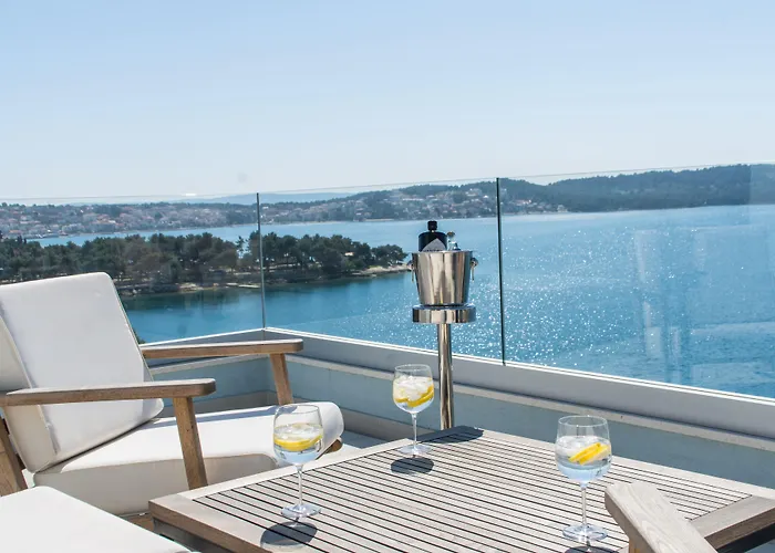 Apartament Seafront Luxury Fun Trogir