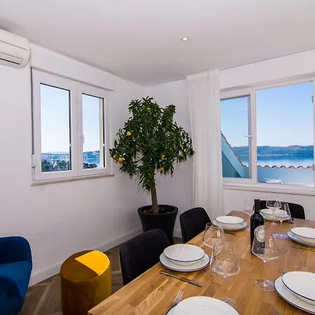 Seafront Luxury Fun شقة