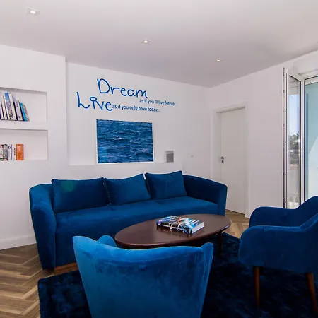 Seafront Luxury Fun * Trogir