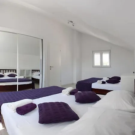 Seafront Luxury Fun *