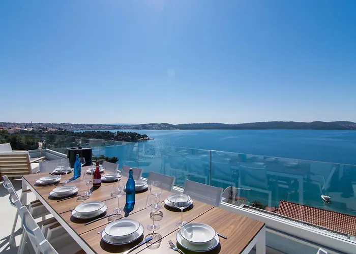 Seafront Luxury Fun 特罗吉尔