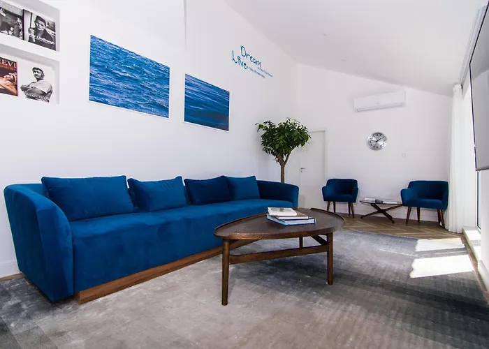 Seafront Luxury Fun