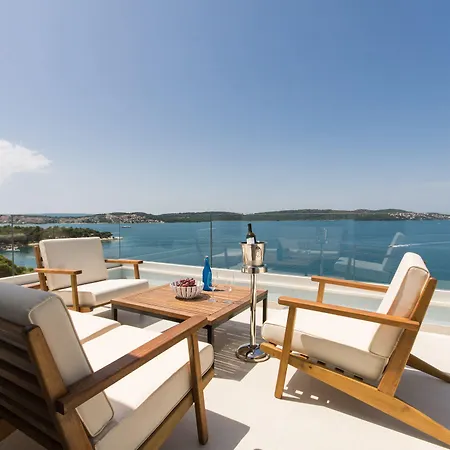 Seafront Luxury Fun Apartmán *