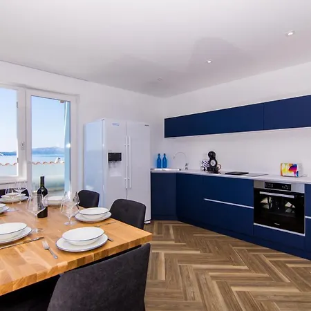 Seafront Luxury Fun Apartmán *